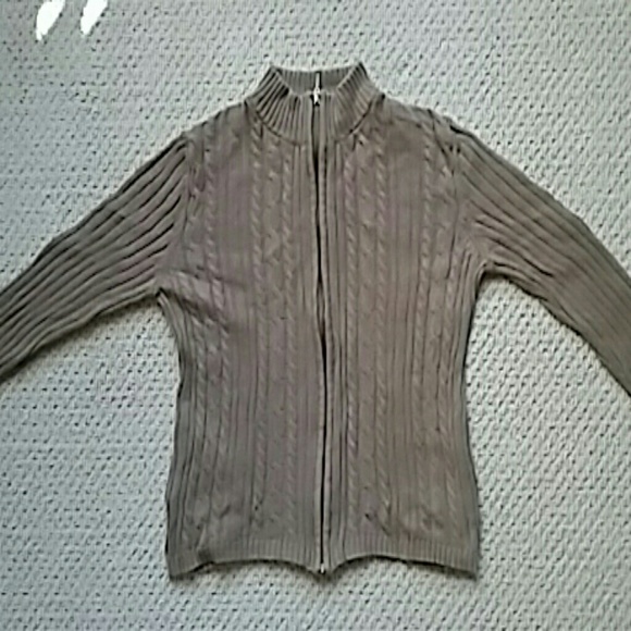 Sweater - Picture 4 of 4